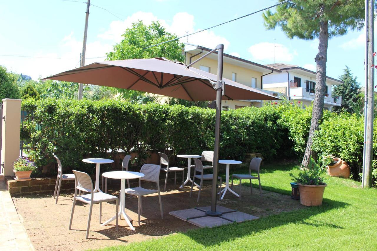 Ellebi B&B Montone  ภายนอก รูปภาพ