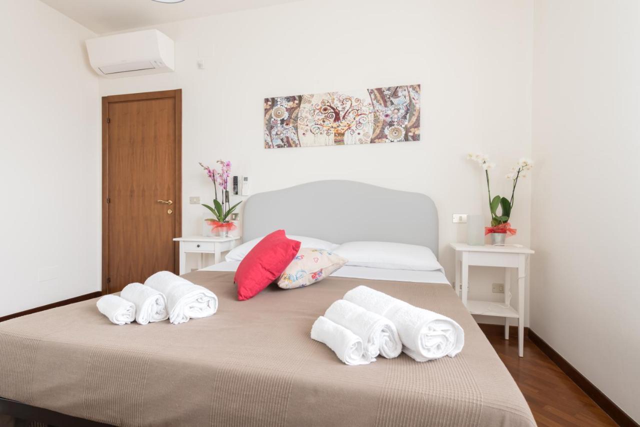 Ellebi B&B Montone  ภายนอก รูปภาพ